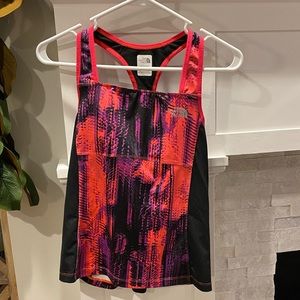 North Face NWOT Athletic Top size small